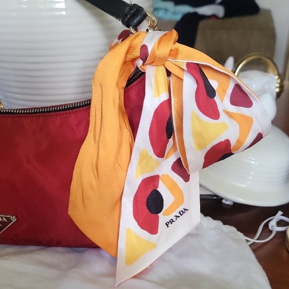 Prada Red and Orange Shoulder Bag with Vibrant Design - Picture 2 of 15